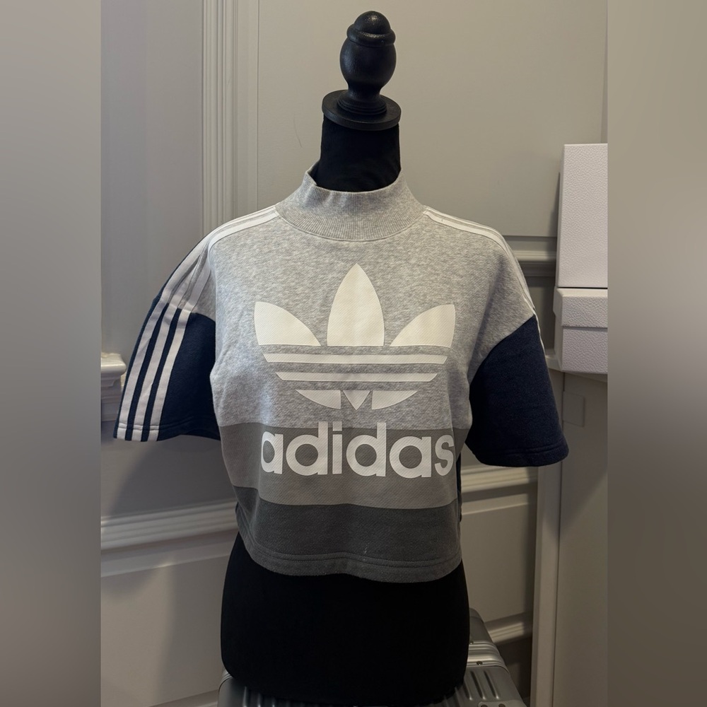 adidas Gray & Navy Colorblock Cropped Sweatshirt